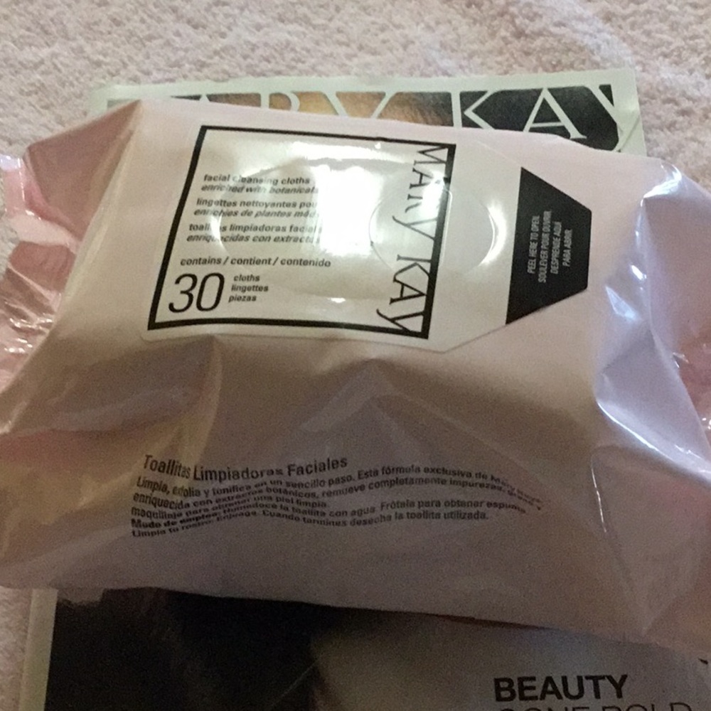 Mary Kay Facial cleansing cloths